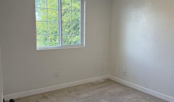 121 E MEADOW GROVE Blvd, Appleton, WI 54915