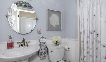 40 Web Ave 18, North Kingstown, RI 02852