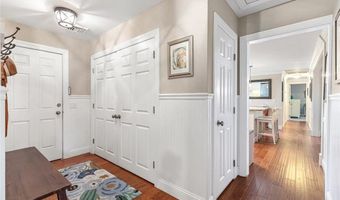 15 Zephyr Ln, Barrington, RI 02806