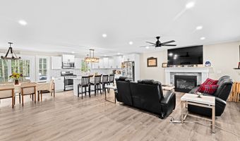 8 Big River Rd, Coventry, RI 02816