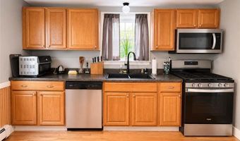 625 Mendon Rd, Cumberland, RI 02864