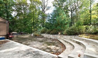 8312 UPPER SPRING Ln, Annandale, VA 22003