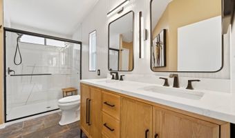 8975 Lawrence Welk Dr 23, Escondido, CA 92026