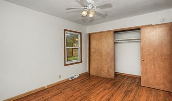 307 Dotson Dr, Ames, IA 50014