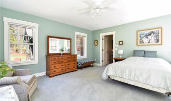 165 Lenihan Ln, East Greenwich, RI 02818