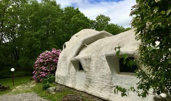 11 Day Rd, Cornwall, CT 06754