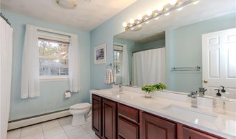 11 Raven Cir, Cranston, RI 02921