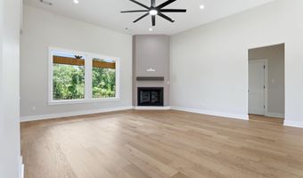 7612 S Shoreline Blvd, Benton, AR 72019