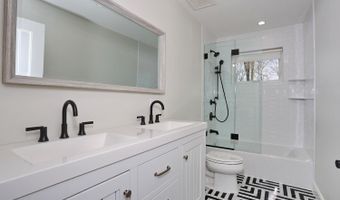 13 Autumn Ct, Airmont, NY 10901