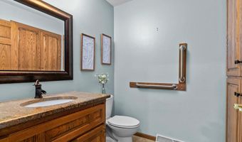 301 E WAYFARER Ln, Appleton, WI 54913