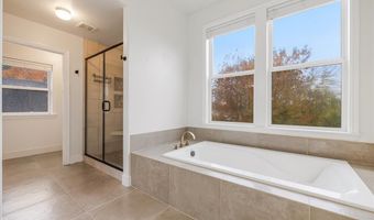 20870 YOSEMITE St NE, Aurora, OR 97002