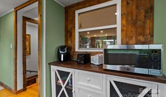 200 Aurora Dr, Asheville, NC 28805