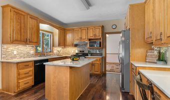 512 W ROLLING MEADOWS Ln, Appleton, WI 54913