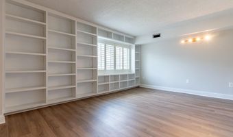 200 N PICKETT St 311, Alexandria, VA 22304