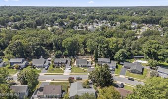 47 Overlea Ln, Aberdeen, NJ 07747