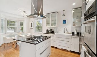 5300 WILSON Blvd, Arlington, VA 22205