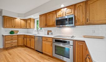 31 Grant Dr, Avon, CT 06001