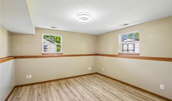 204 E 8th St, Adrian, MO 64720