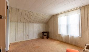 17 Warner St, Newport, RI 02840