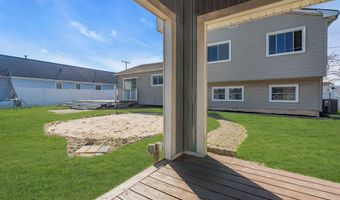 1233 Pacific Ave, Beachwood, NJ 08722