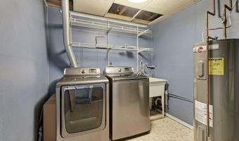 7572 WESTLAKE Ter 56, Bethesda, MD 20817
