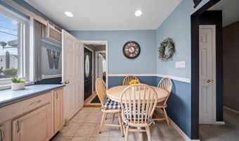 2 Lee Ave, Albertson, NY 11507