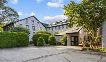 25 Water St 102, East Greenwich, RI 02818