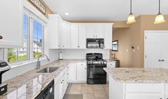5 Overlook Ct, Bayville, NJ 08721