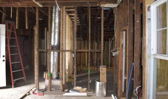 827 W 9th St, Anderson, IN 46016