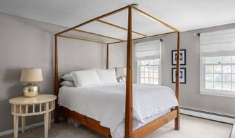 4 Noel Rd, Andover, MA 01810