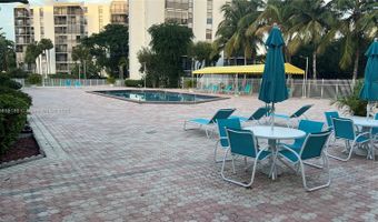 20500 W Country Club Dr 117, Aventura, FL 33180