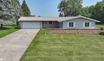 101 Hilltop Dr, Ackley, IA 50601