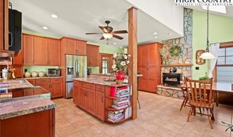 140 Library Ln, Banner Elk, NC 28604