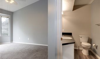 362 Village Pointe Dr, Akron, OH 44313