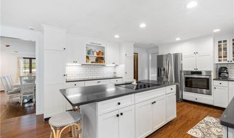 4 Intrepid Ln, Jamestown, RI 02835