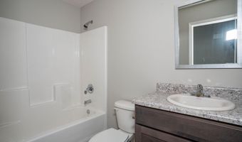 116 Pin Oak Dr, Aurora, MO 65605