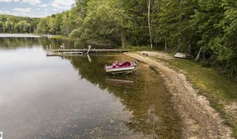 9550 Lakeside Dr, Alden, MI 49612