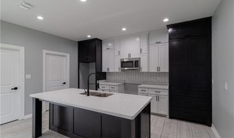 611 Tower Oak Dr, Alamo, TX 78516