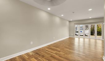 8730 EWING Dr, Bethesda, MD 20817