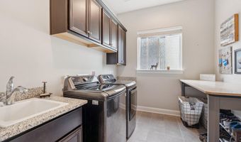 102 PHOEBE Ct, Lake Frederick, VA 22630