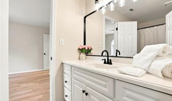 5527 Bridge Pointe Dr, Alpharetta, GA 30005