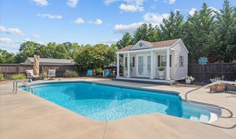 1032 Drakes Xing, Anderson, SC 29625
