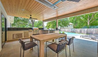 103 NE 7th St, Bentonville, AR 72712