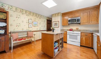7 Partridge Ln, Burlington, CT 06013