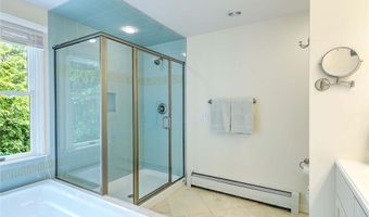 4 Fourth St, Barrington, RI 02806