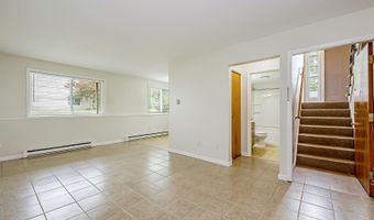 1670 Tudor Dr, Ann Arbor, MI 48103