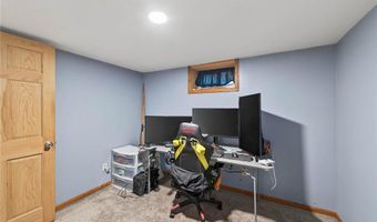 651 Randall Dr, Anoka, MN 55303