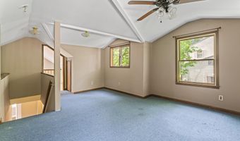 76 9th St, Belford, NJ 07718