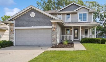 2205 Country Cove Ln, Altoona, IA 50009
