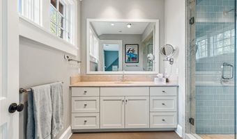 25 Walnut St, Jamestown, RI 02835